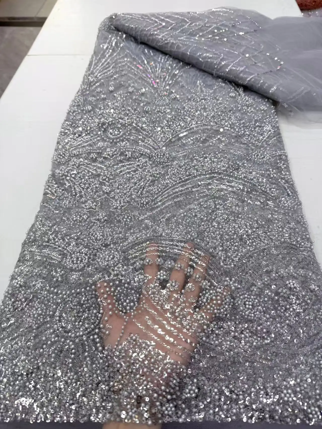 

Высококачественная нигерийская кружевная ткань с африканскими пайетками и бисерной сеткой для свадебных и праздничных платьев, новейший дизайн 2026 года, 5 ярдов