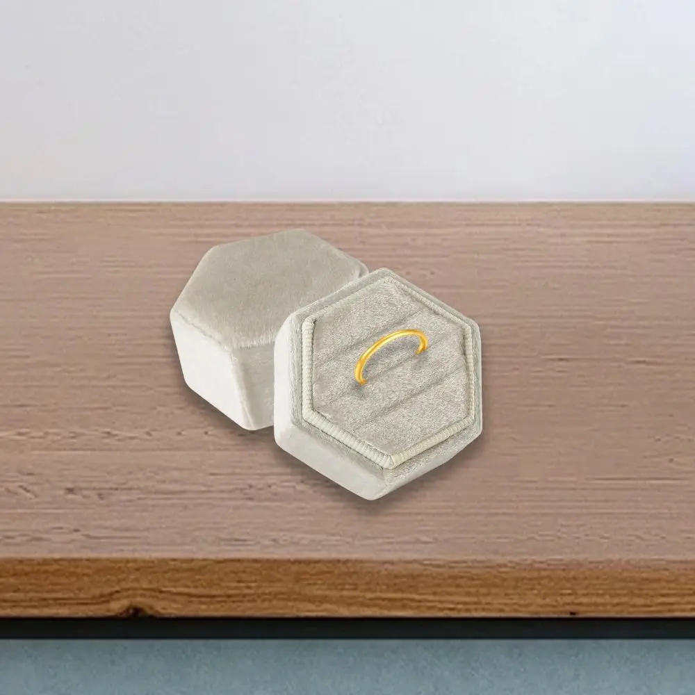 กล่องแหวนเครื่องประดับกำมะหยี่ผู้หญิงหกเหลี่ยม3ช่อง