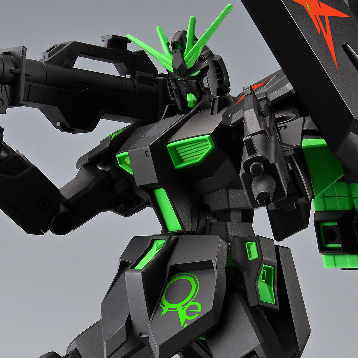 Genuine Bandai Entry Grade Mobile Suit Gundam Char's Counterattack Rx 93 Gundam Neon Green Assembled Model