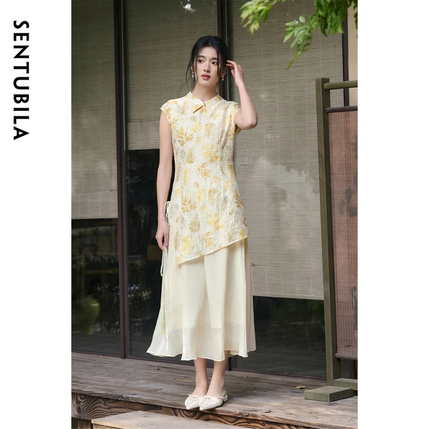 

SENTUBILA Women's Chinese Style Fake Two-Piece Dress Elegant Stand Collar Cut Out Button Floral Print A-Line Dress 162LV5770