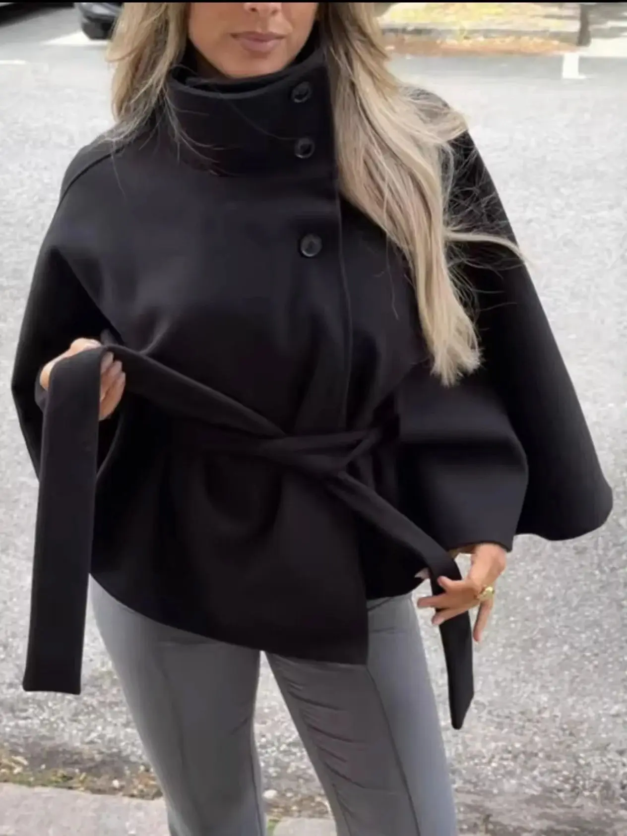 جديد 2026 سترات برقبة عالية للنساء بحزام من الصوف الصناعي معاطف كيب للخريف والشتاء معطف عباءة أنيق دافئ للسيدات