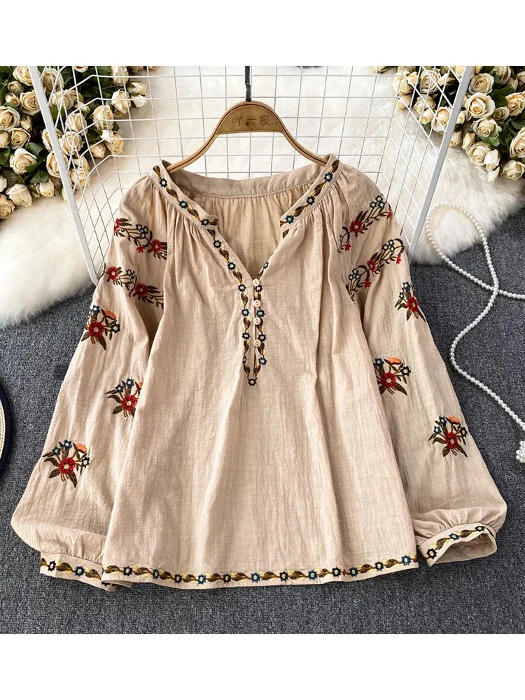 Women Autumn Blouse Temperament Flower Embroidery Long V-Neck Pullover Shirt Loose Age Reducing Bubble Sleeve Top D4226