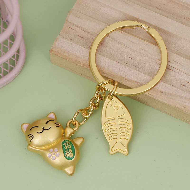 

1PC Couple Gift Japan Lucky Cat Keychain Kawaii Trinkets Alloy Accessory Car Bag Pendant Key Chain Pray Golden Keyfob