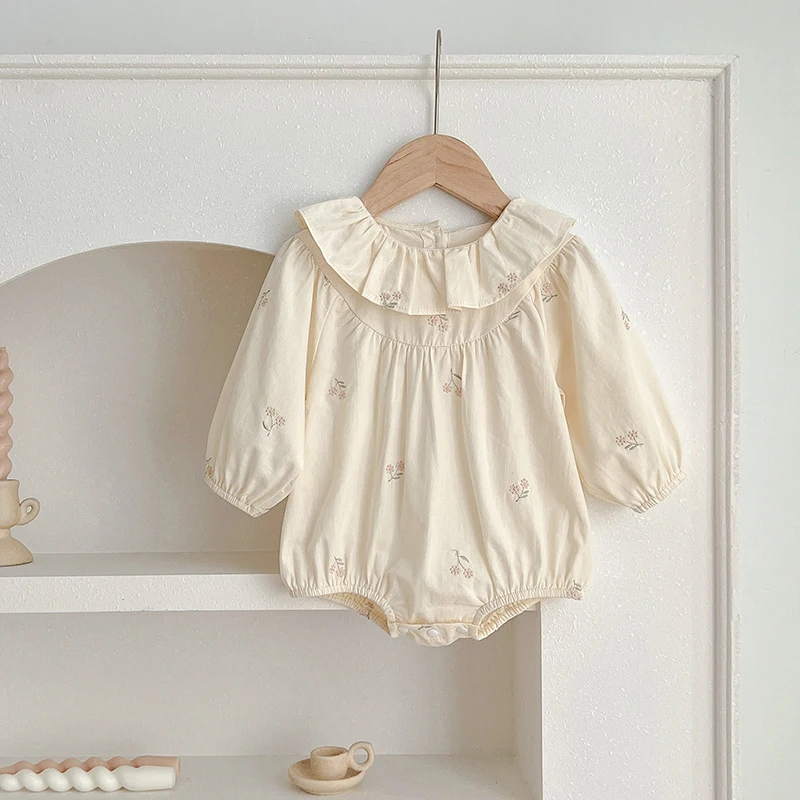 ربيع جديد 2026 رومبير مطرز للفتيات الصغيرات 0-24 متر بأكمام طويلة من القطن لحديثي الولادة ملابس داخلية للفتيات الصغيرات رومبير على الطراز الكوري