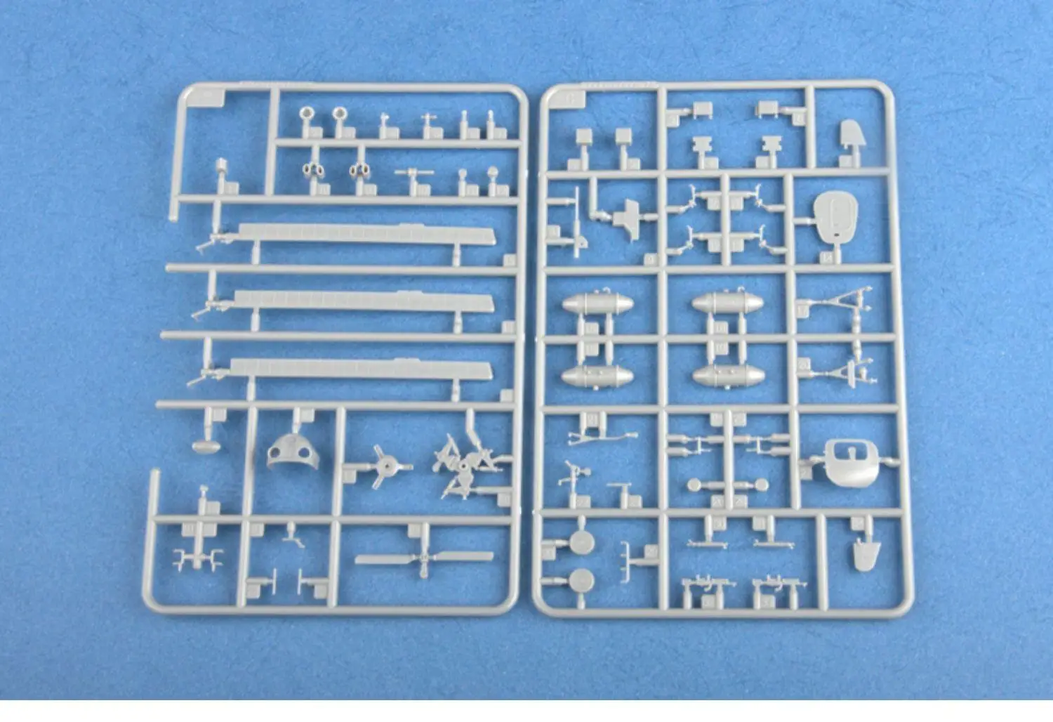 Hobby Boss 87244 1/72 Mi-2URP Hoplite Antitank Vaeiant Model Kit