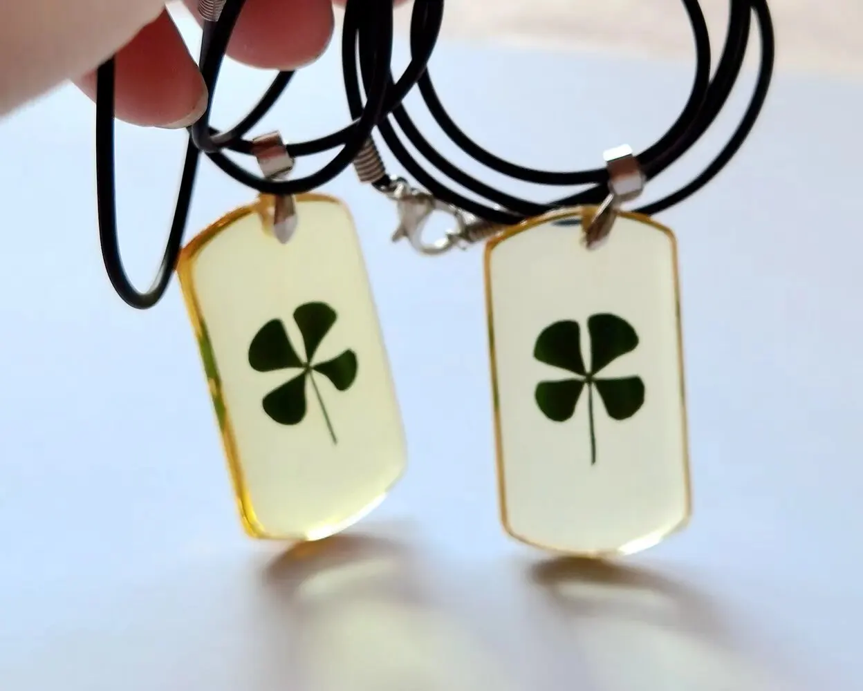 

15 pcs Creative Pendant Dried Four leaf clover Unique Resin Fashion Real Shamcock Jewellery