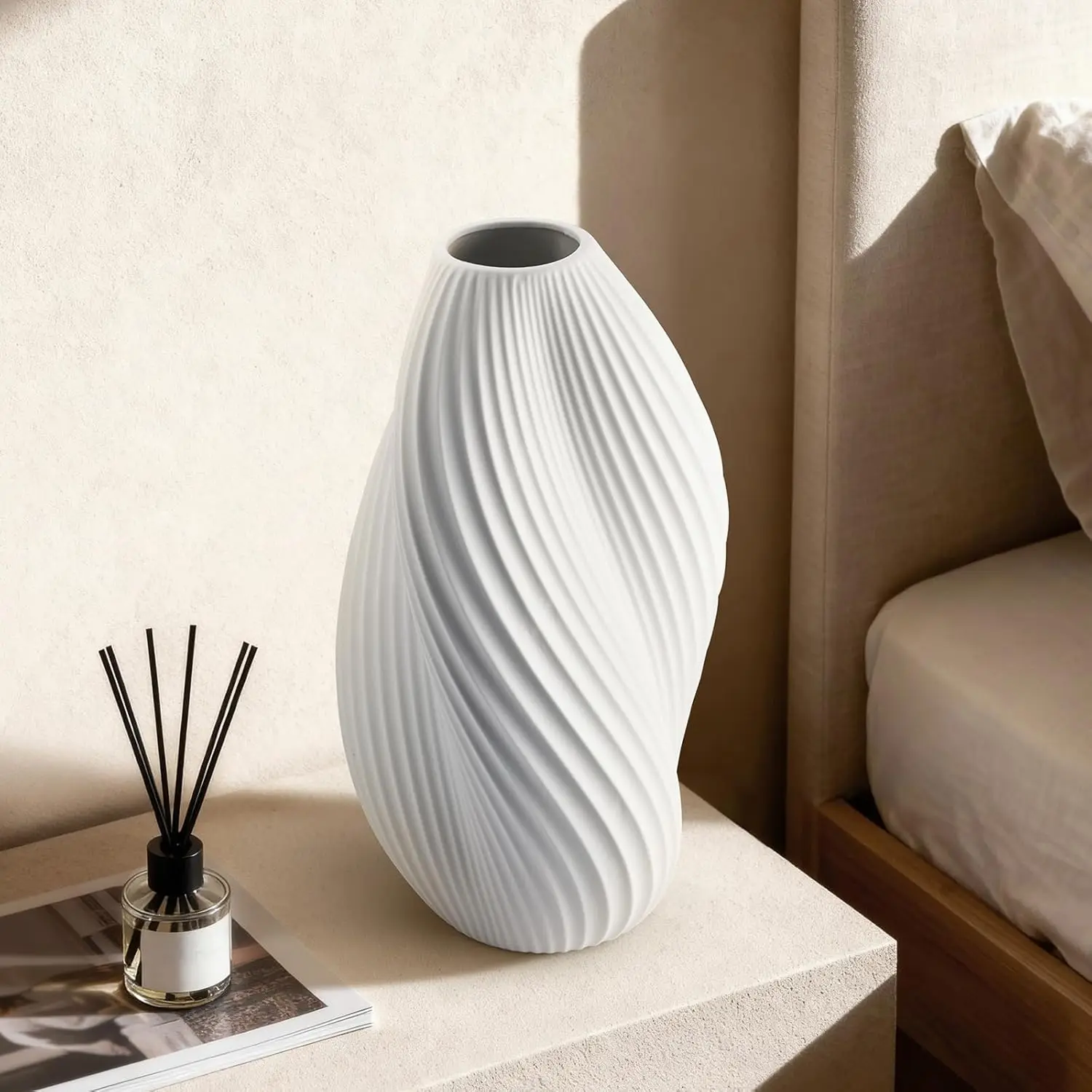 Candeeiro de mesa de cerâmica moderno, iluminação de cabeceira regulável para quarto e sala de estar, sombra branca translúcida com brilho ambiente quente