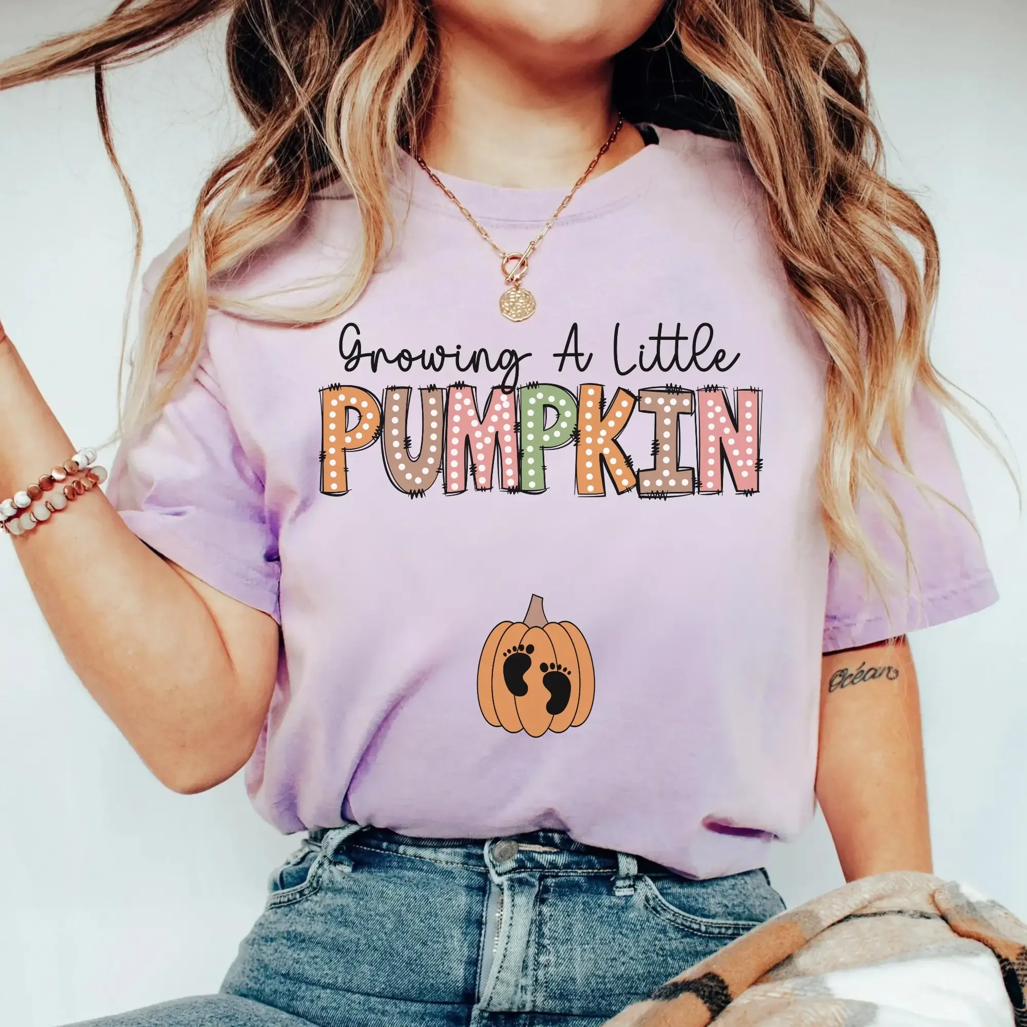 T-Shirt „Growing A Little Pumpkin Fall“ zur Ankündigung der Schwangerschaft, Mutterschaft, werdende Mutter, Halloween