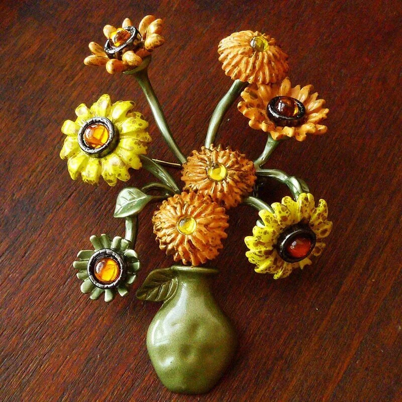 Vintage Sunflower Enamel Pin Brooches for Women Temperament Simple Floral Pins Brooch Fashion Party Jewelry Accessories Gifts