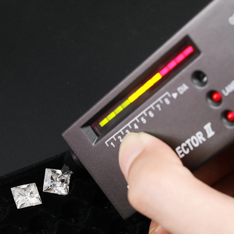 

1 шт./лот, белый муассанит D, 5,5x5,5 мм (1 карат, 2 карата, 3 карата, 4 карата, 5 карат), муассанит, квадратный драгоценный камень огранки принцессы