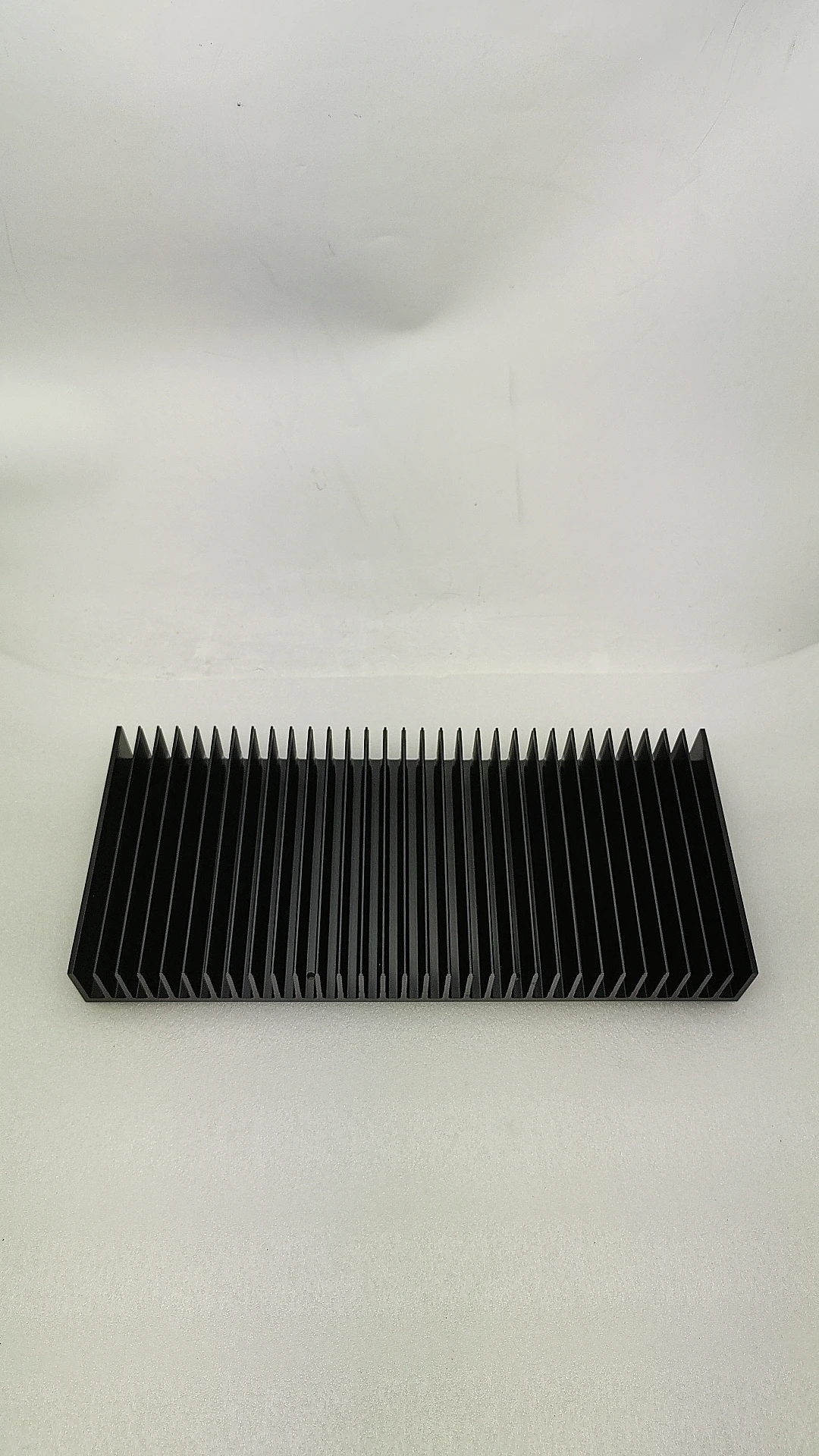 1pcs Full Aluminum E Heatsink HIFI Aluminum radiator for power amplifier