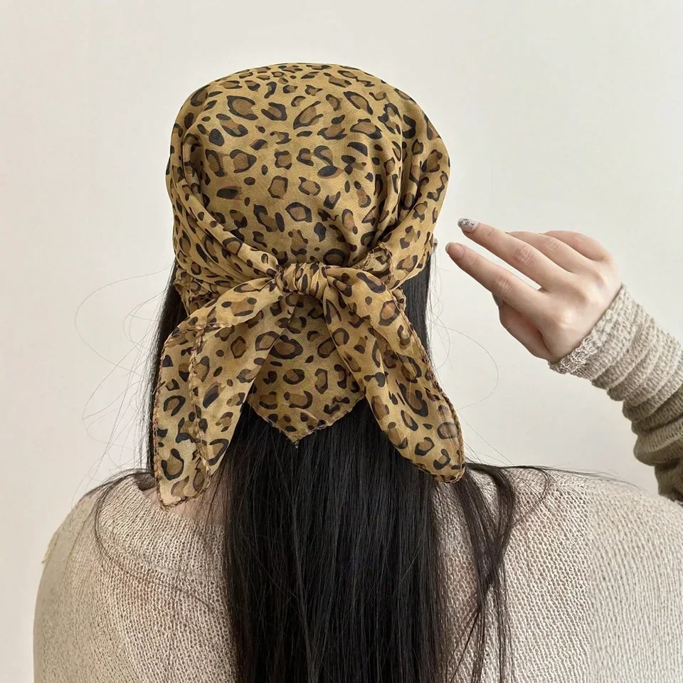 

Leopard Print Bandana - Retro Hop Scarf, Vintage Style Head Wrap for Women, Summer Dance & Streetwear Accessory