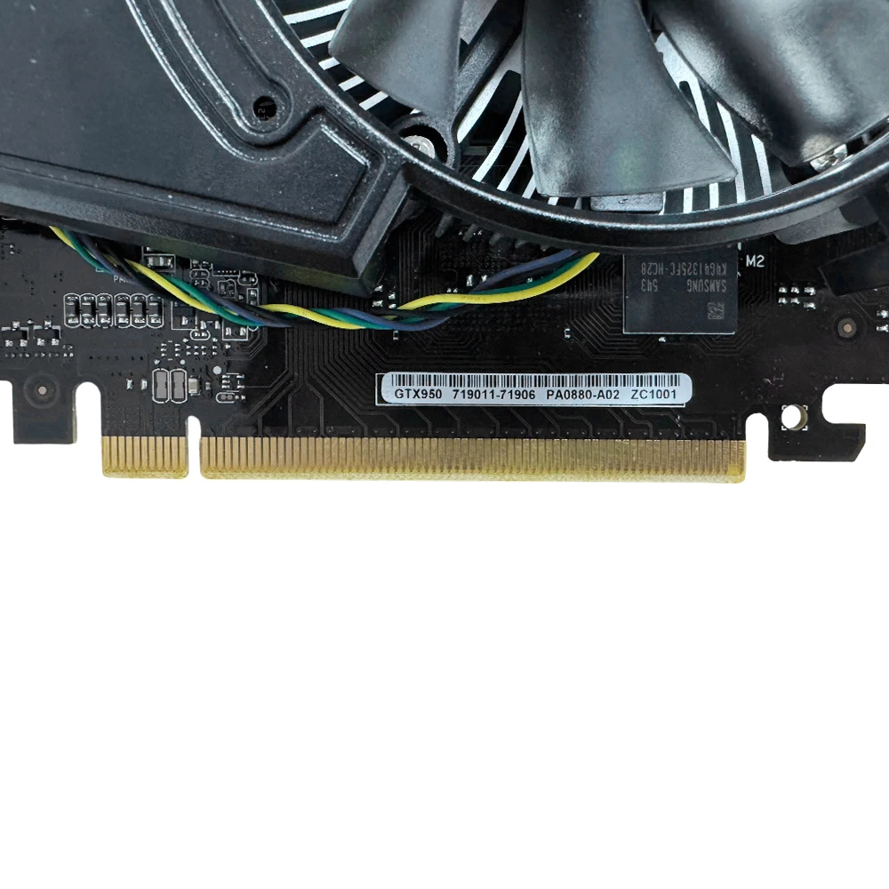 ASUS GTX 950 2GB GDDR5، PCIe 3.0، DVI/HDMI/DP، تصميم مدمج، ألعاب 1080 بكسل، أداء عالي، تبريد فعال، مكعب