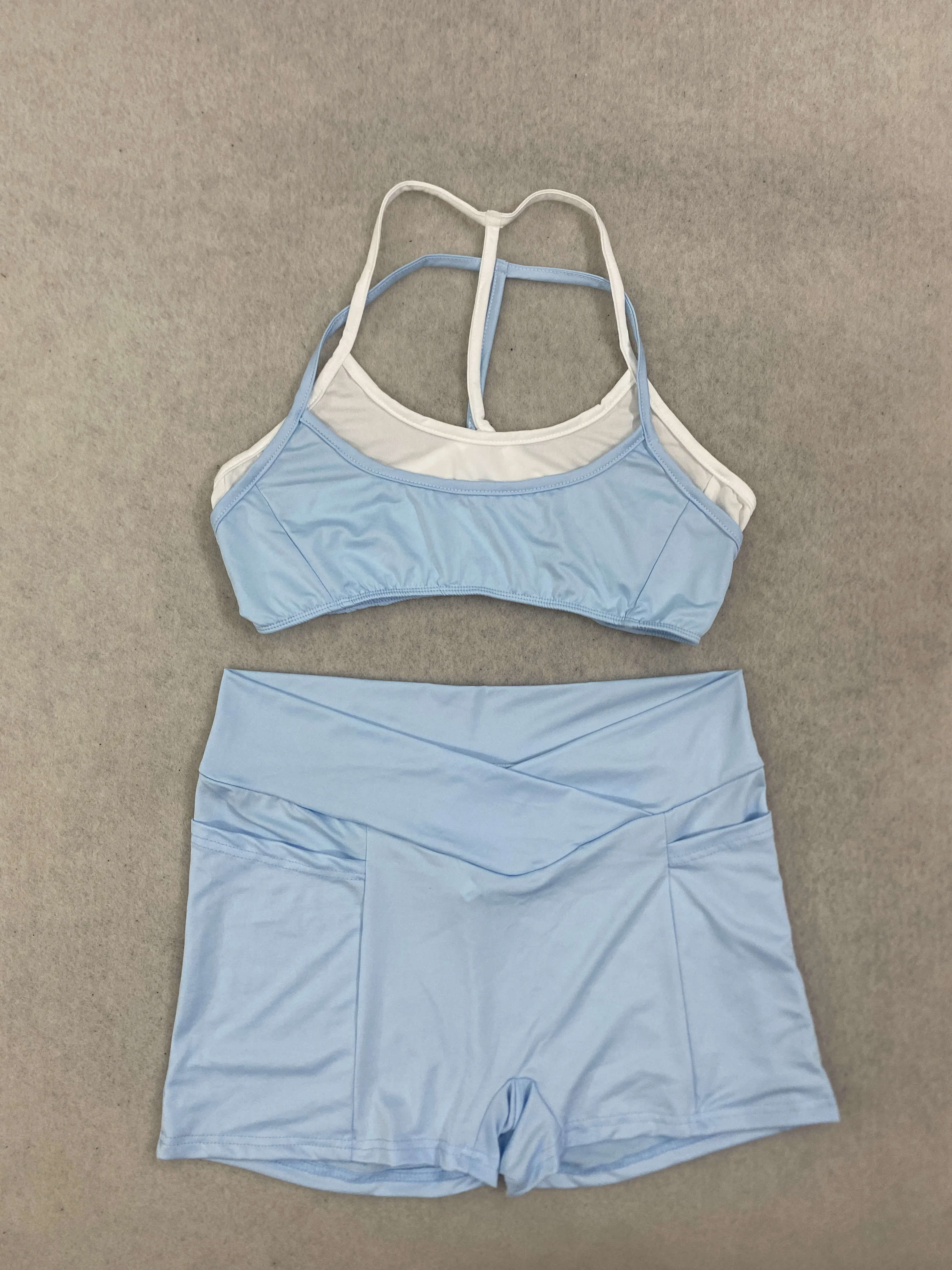 Damen 2-teiliges Workout-Set: Doppellagiges U-Ausschnitt Cami Crop Top & High-Waist Biker Shorts – Ideal für Gym, Yoga, Laufen & Alltag – Detail 12