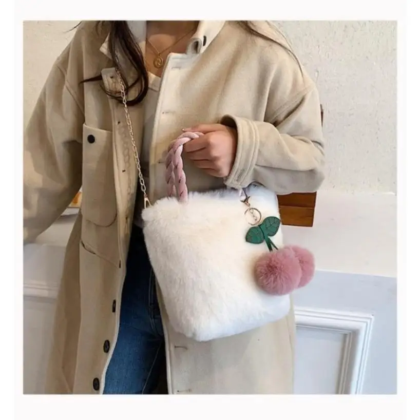 1 Pcs Plush Handbag Women's Shoulder Bags Messenger Bag Winter Warm Fluffy Bucket Bag