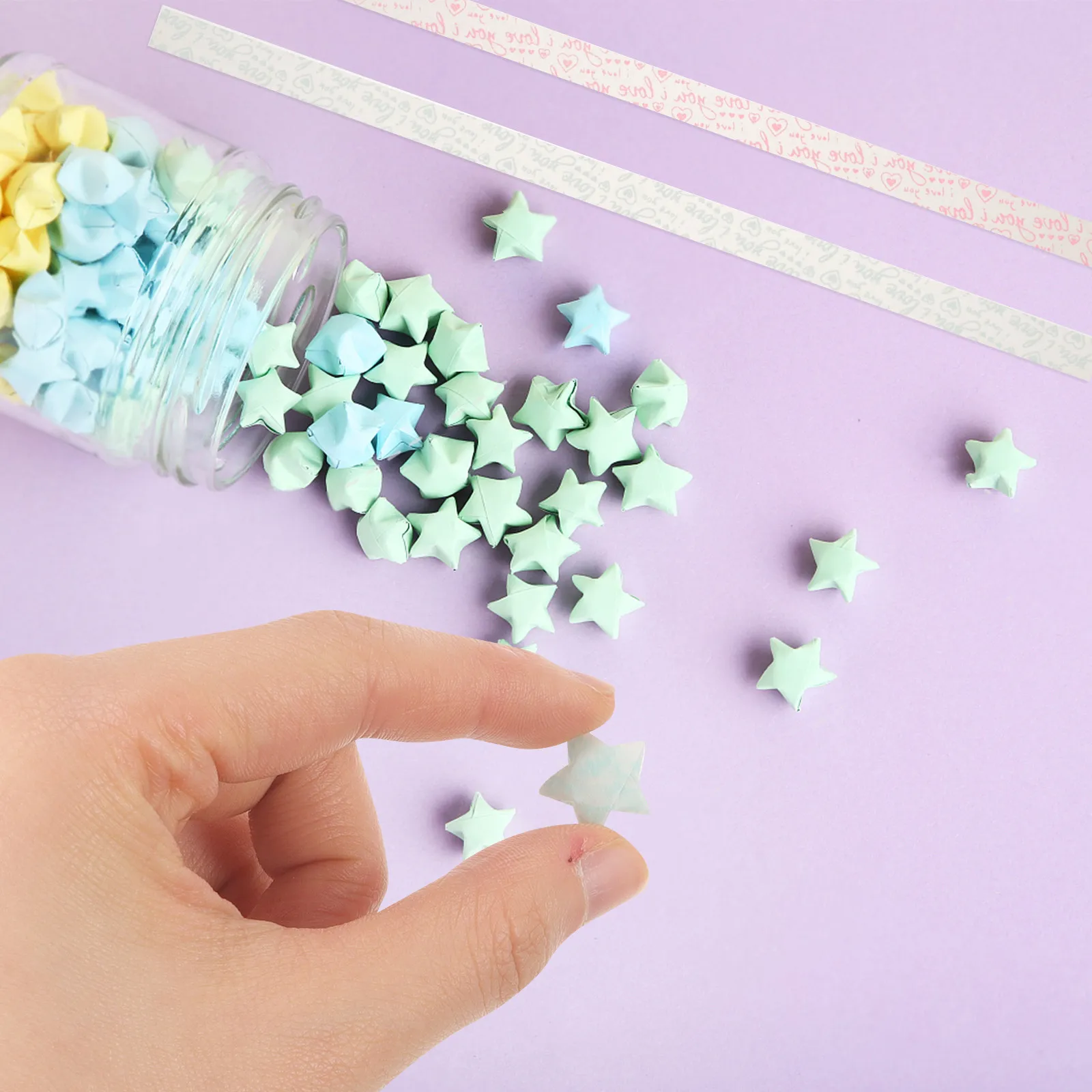 

300Pcs Star Folding Paper 10 Color Glow in The Dark Luminous Origami Sheets for Handicrafts Play and Home Decoration