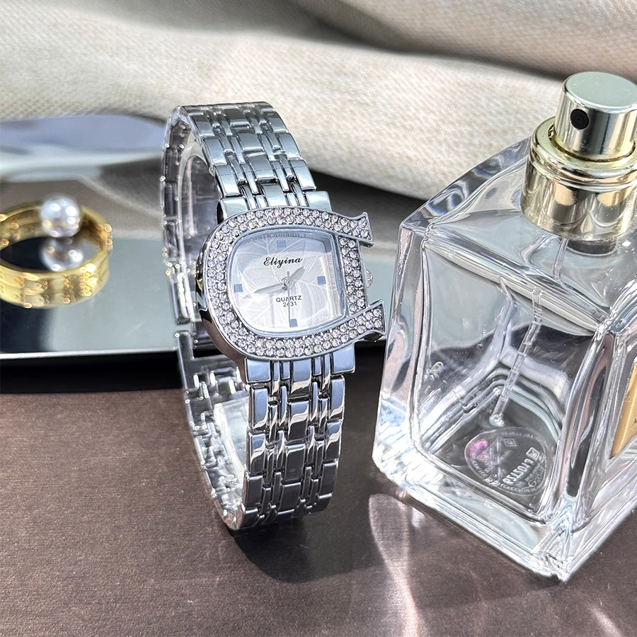 

Horseshoe Shaped Alloy Case Quartz Watch with Chain Link Bracelet Stylish Timepiece for Casual Wear Fashion Woman Watch