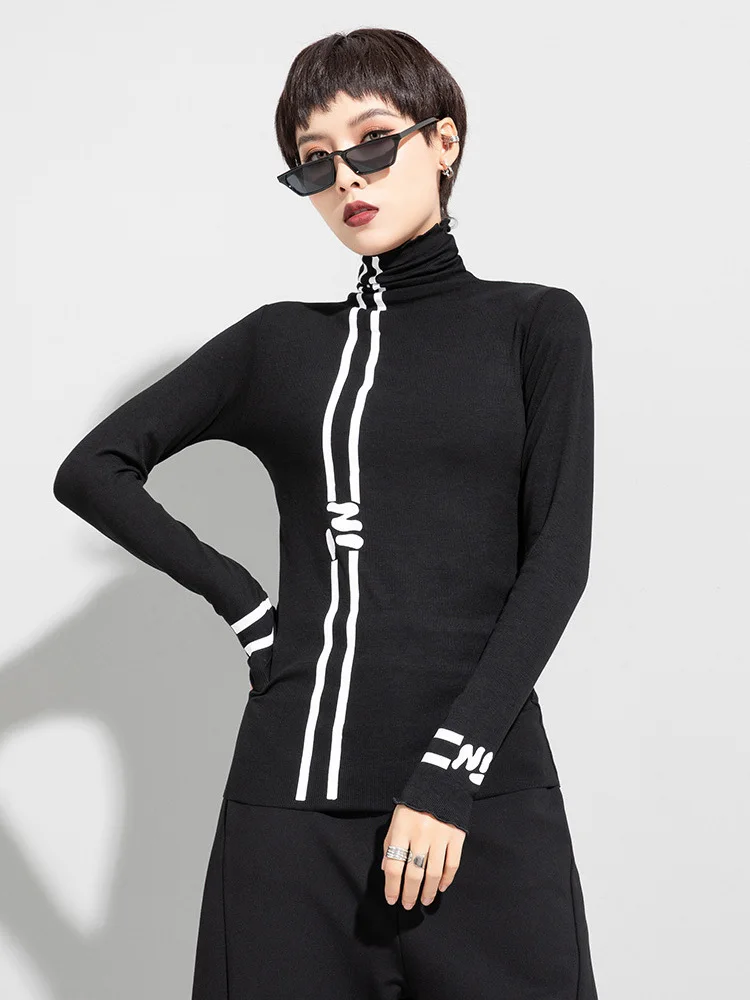 [EAM] Women Black Letter  Print Slim High Elastic Casual T-shirt New Turtleneck Long Sleeve Fashion Spring Autumn 2024 1DF4651