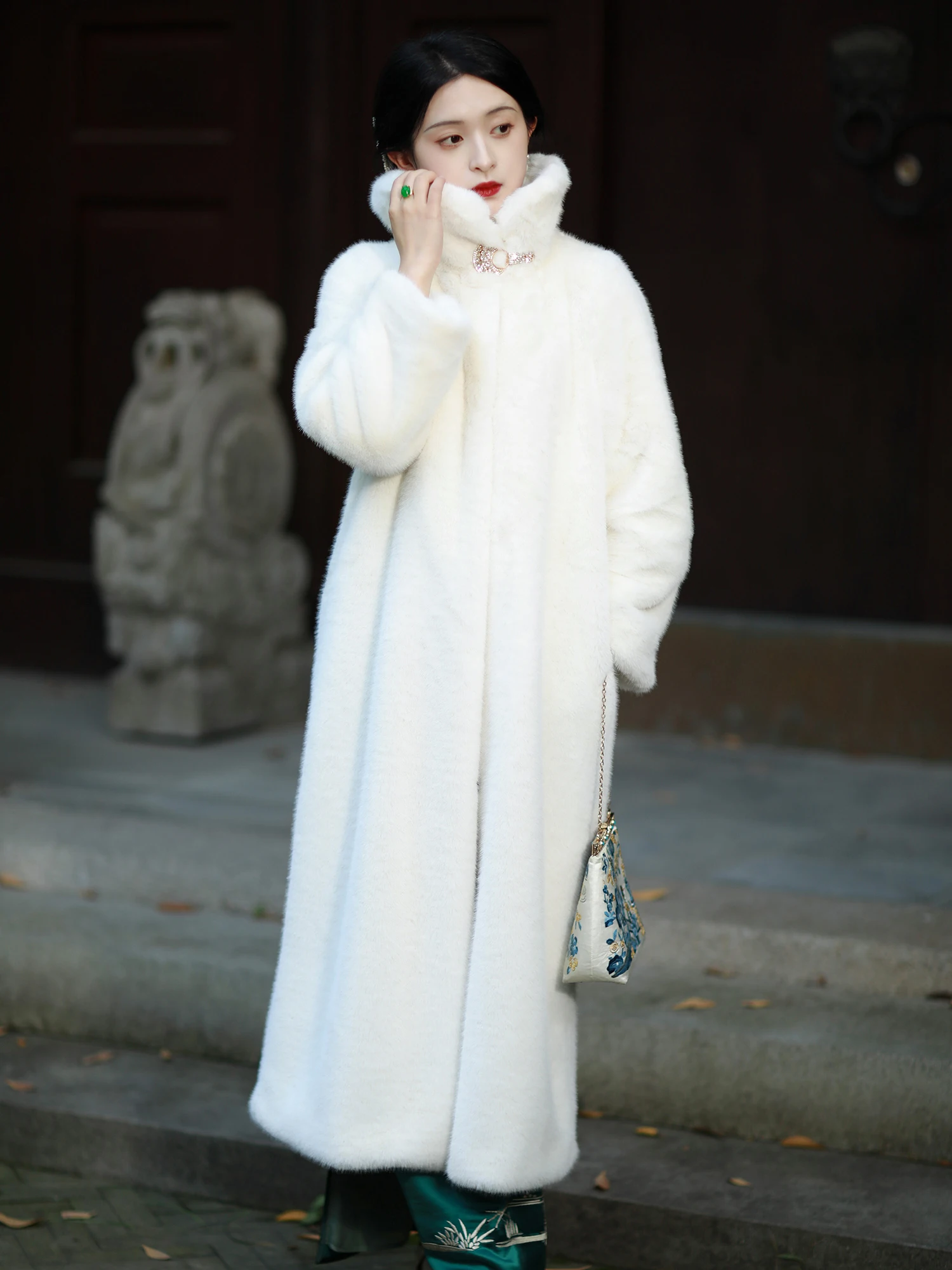 

Теплое и шубовое пальто, молодежная повседневная свободная длинная верхняя одежда с лацканами, водостойкая норковая искусственная кожа для женщин