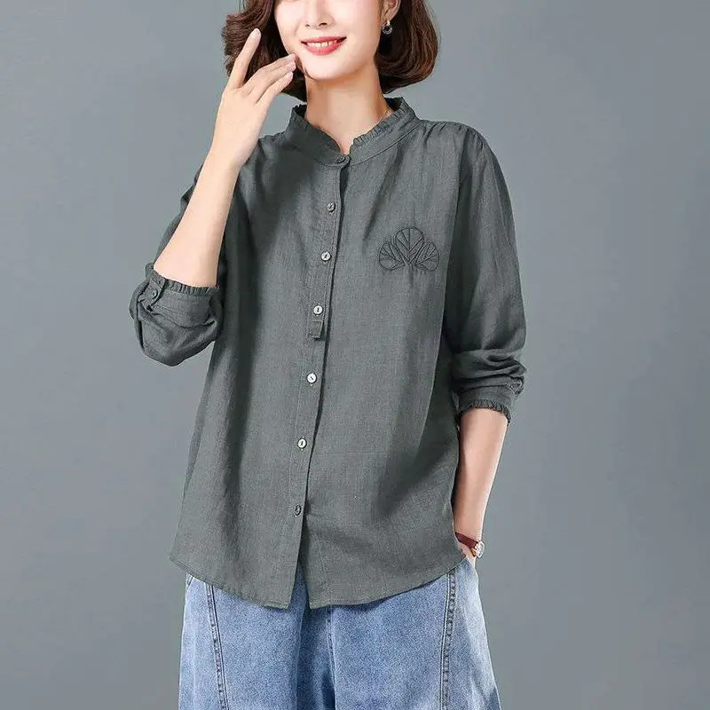 

Женская рубашка из чистого хлопка с вышивкой весной и осенью. Новый свободный и универсальный повседневный топ.