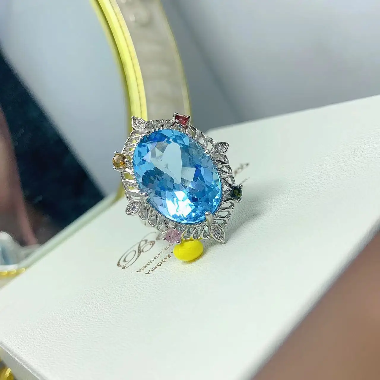 

Кольцо с натуральным голубым топазом, украшенное турмалином, инкрустированное крупнозернистым серебром 925 пробы, легкое роскошное кольцо