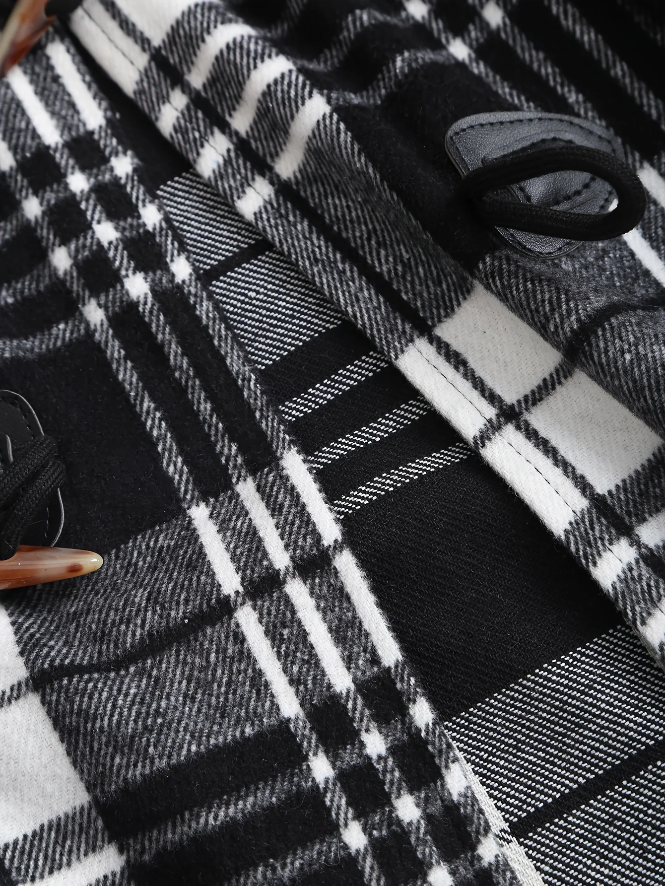 2025 Chaqueta con capucha y cuello de piel nueva de invierno para mujer, chaqueta de invierno a cuadros retro gótica