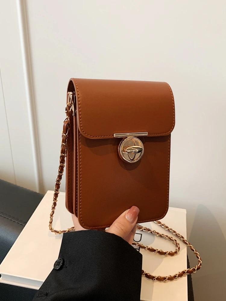

Легкая повседневная женская сумка через плечо, новинка 2025, модная сумка для мобильного телефона с цепочкой и ремешком для прогулок, модная маленькая сумочка