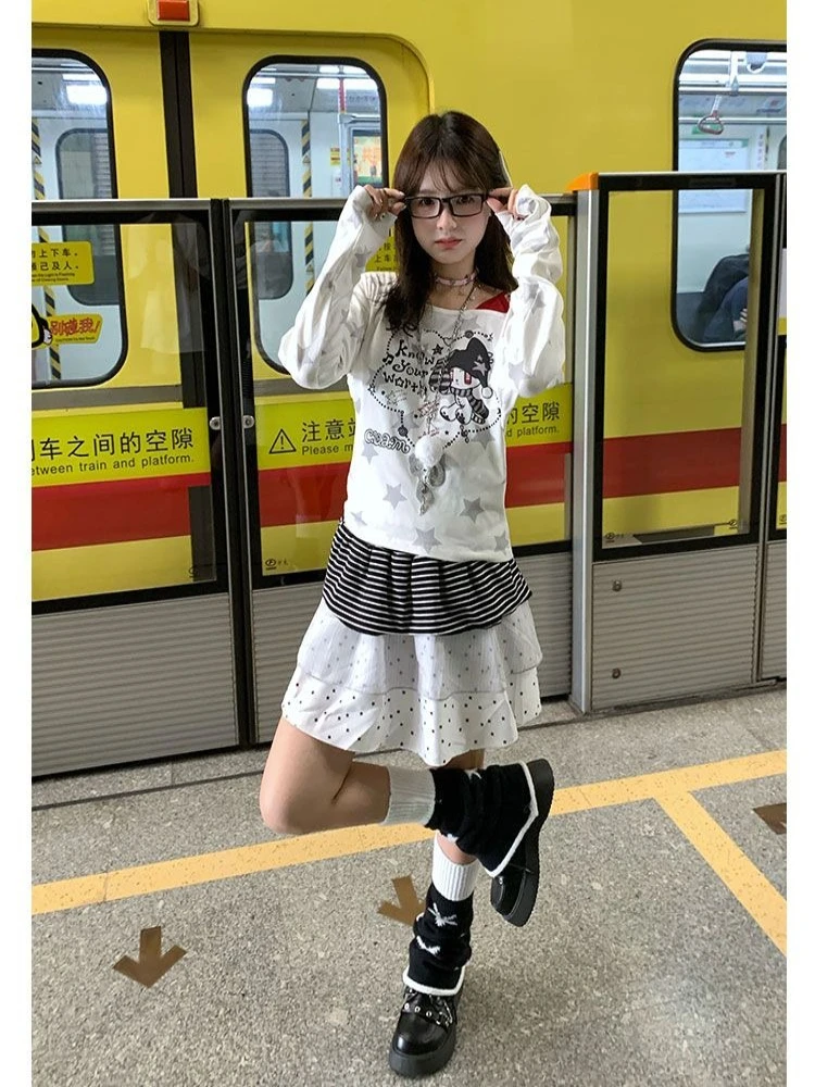 ديبتاون خمر Y2k الجرافيك تي شيرت المرأة Harajuku قبالة الكتف Kawaii الكرتون تيز النمط الياباني كبير الحجم الشارع الشهير تي شيرت