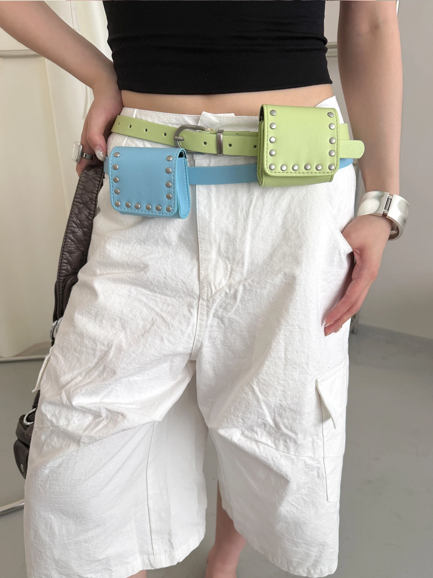 レトロパンクスタイルのブルースタッズ付きウエストベルトバッグ - Women Bags Jeans のレビューと価格