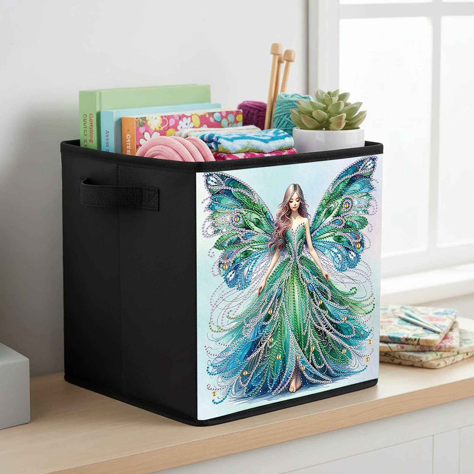 

High-Quality DIY Diamond Painting Storage Box with Shaped Diamonds and Compact Size for Convenient Craft Projects and Home Decor