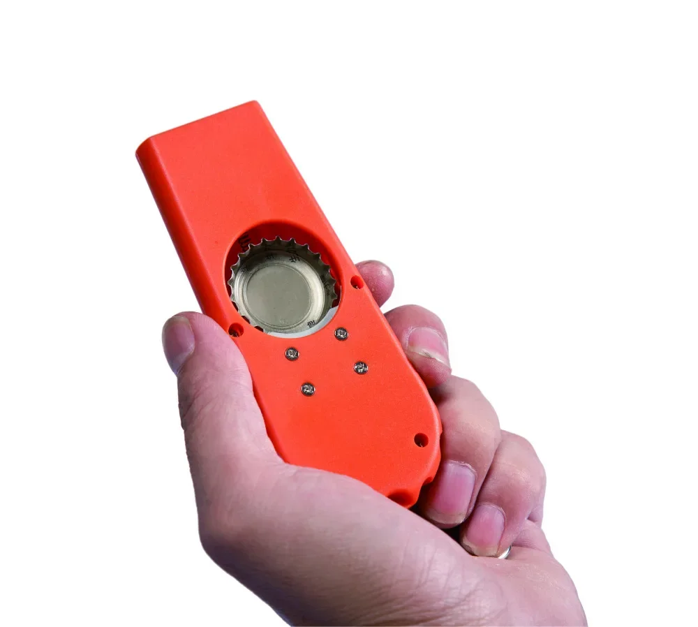 คุณภาพสูงครัวเครื่องมือทำอาหารแบบพกพา Flying Cap Zappa ไฟ LED ที่เปิดขวดเปิดฝาด้านบนยิงปืน