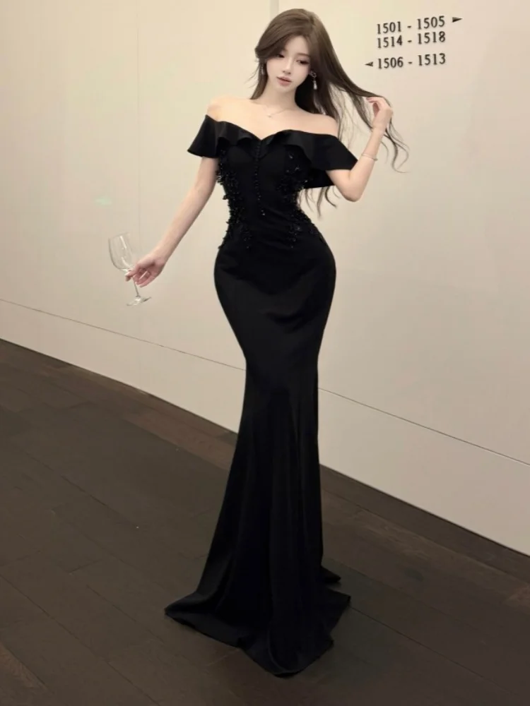 Abito lungo da festa con fiori ricamati di lusso di nuova moda Abito da sera con scollo a barchetta con volant da donna Abiti da sirena a tromba dimagranti