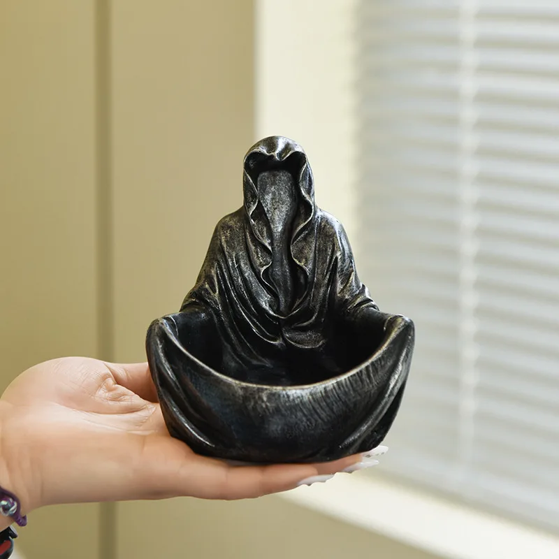 

Nordic Ghost Ashtray Creative Resin Mysterious Ghost Party Atmosphere Decoration Ashtray For Boyfriend Gift Desk Accessories