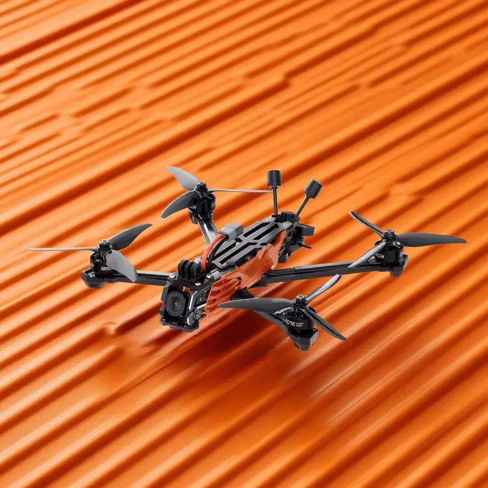

GEPRC Vapor-D6 HD O4 Pro 6-дюймовый Quad постоянного тока — F722 60A O4 Воздушный блок 2407E 1750KV 6S