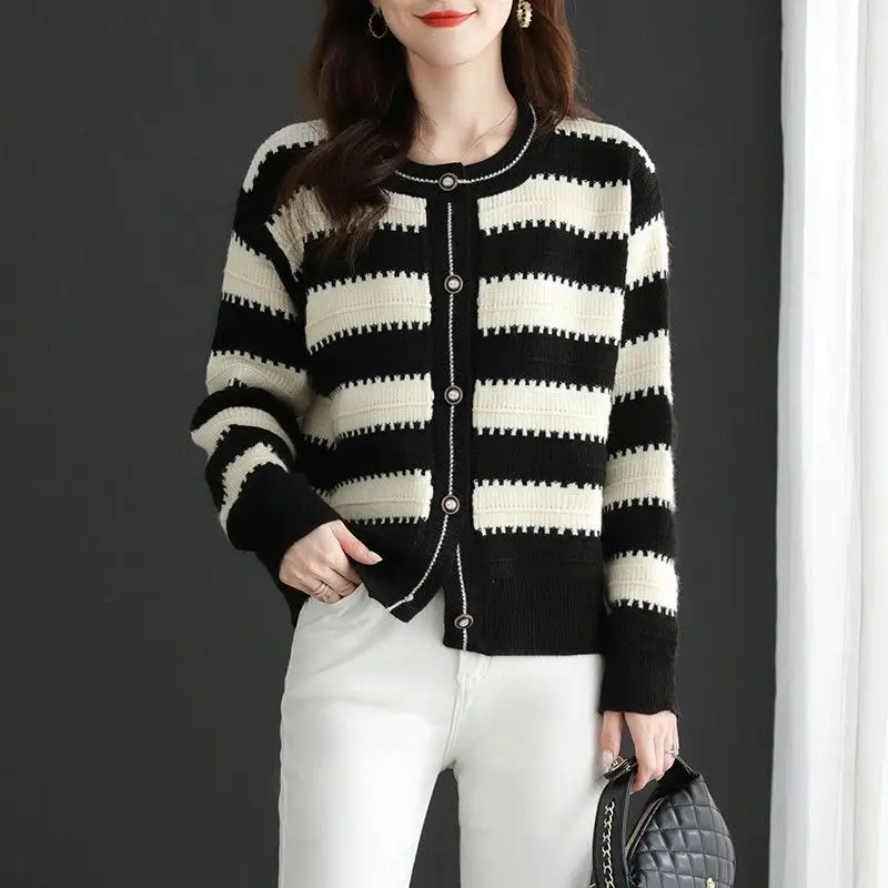 Women\'s Korean Fashion Elegant Chic Striped Single Breasted Knitted Cardigan Autumn Winter O Neck Long Sleeve Slim Sweater Coat