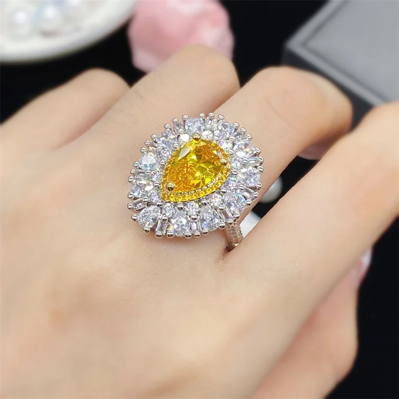 

Trendy Stone Yellow Water Drop Ring For Lady Party Accessories Bright Luxury Crystal Ring Women Jewelry Adjustable