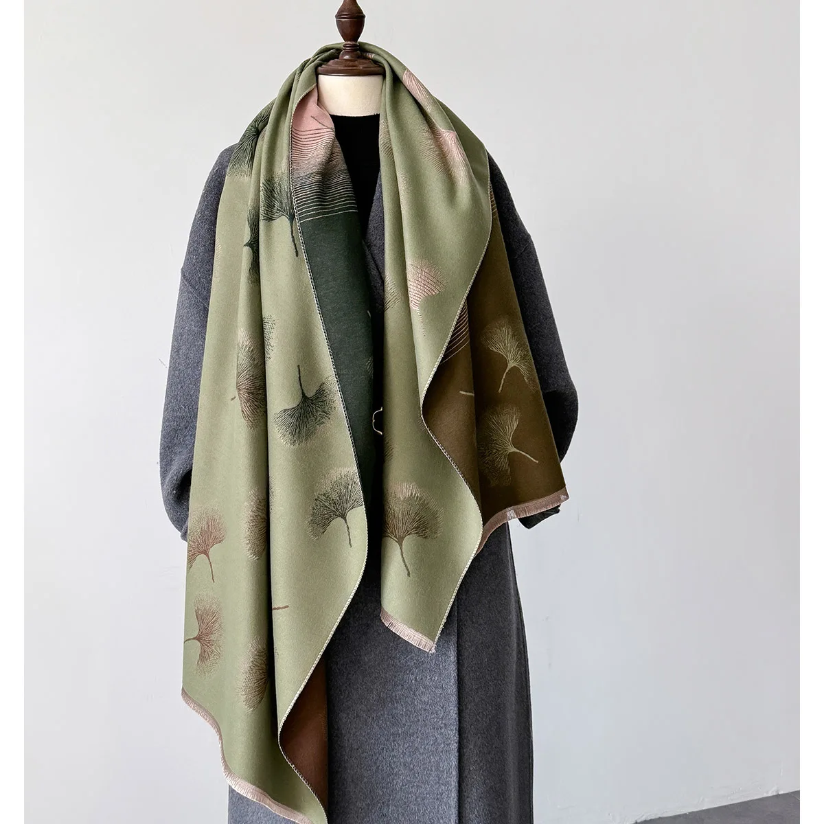 Ginkgo Leaf Print Cashmere Feel Scarfs for Women Winter Autumn Outdoor Warm Large Wraps Shawls Lady Pashmina Bufandas Tassels