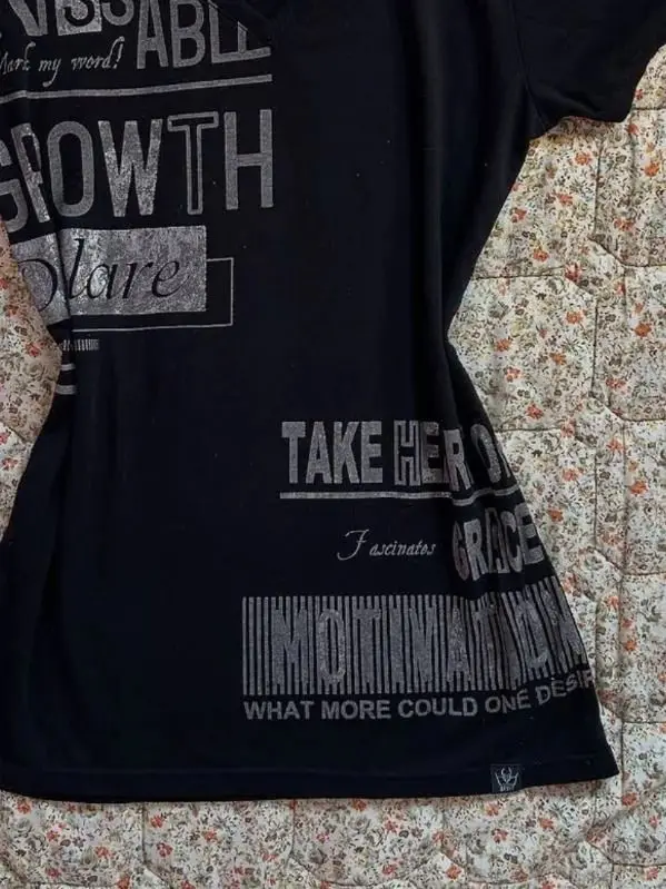 Koszulka damska z nadrukiem liter w stylu punk amerykańskim, wykonana w 100% z czystej bawełny, ciemna, dopasowana, seksowna, w stylu nostalgicznym streetwear, modna na lato.