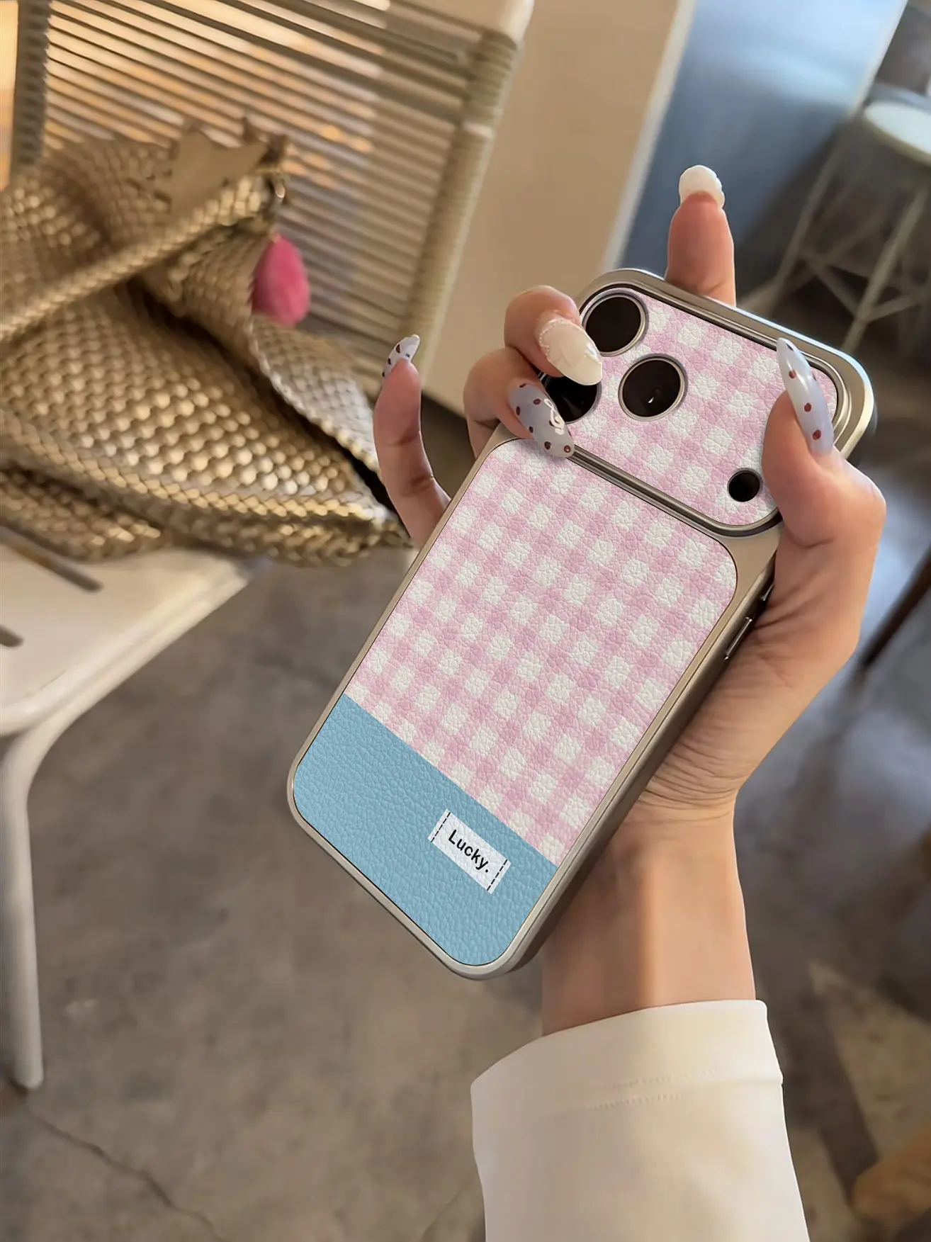 Luxuriöse, rosa gestreifte Handyhülle für iPhone 13 14 15 16 17 Pro Max 17Pro, stoßfeste Hülle mit Lederbezug und Beschichtung. – Detail 8