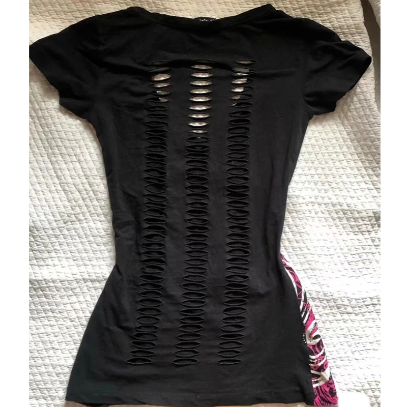 Vintage Black Back Hole Printed T-shirt Women 2025 Summer V Neck Slim Fit Short Sleeve Tops Harajuku Y2k Grunge Tees