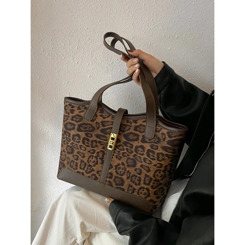 

New Vintage Animal Print Tote Bag Women Large Capacity Shoulder Purse for Work Office Commute Sling Hobo Bag Fashion Versatile