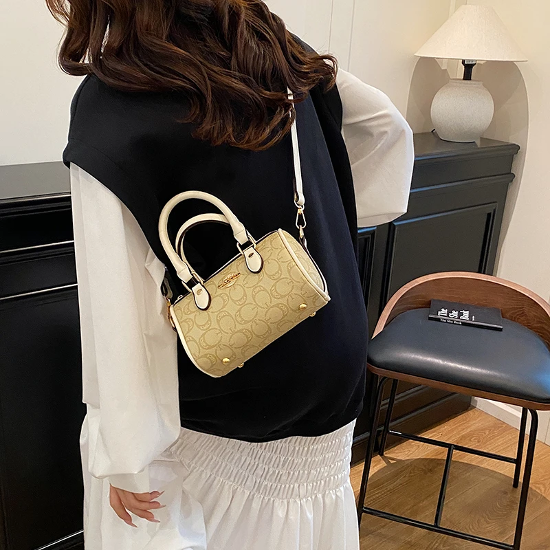 

Stylish Minimalist Vintage Tote Bag Large Capacity Elegant Design For Women's Business And Leisure