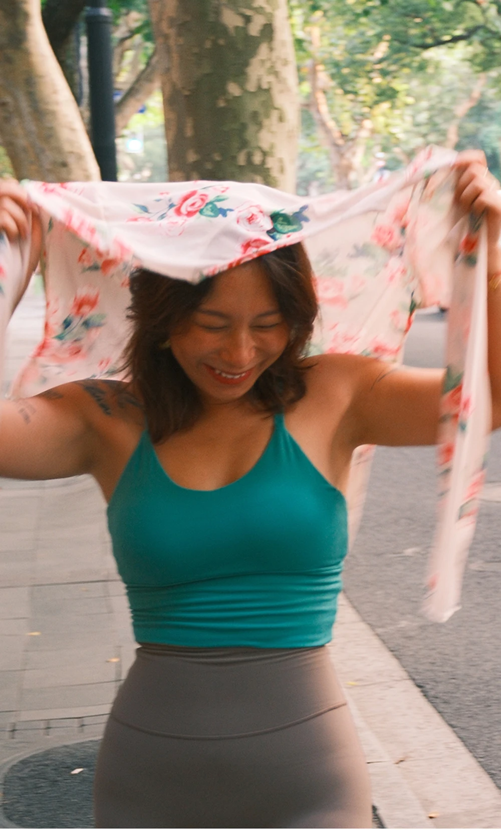 

Daimu Live Mesh breathable long-sleeved tops sports fitness yoga T-shirt quick-drying transparent loose yoga clothing female