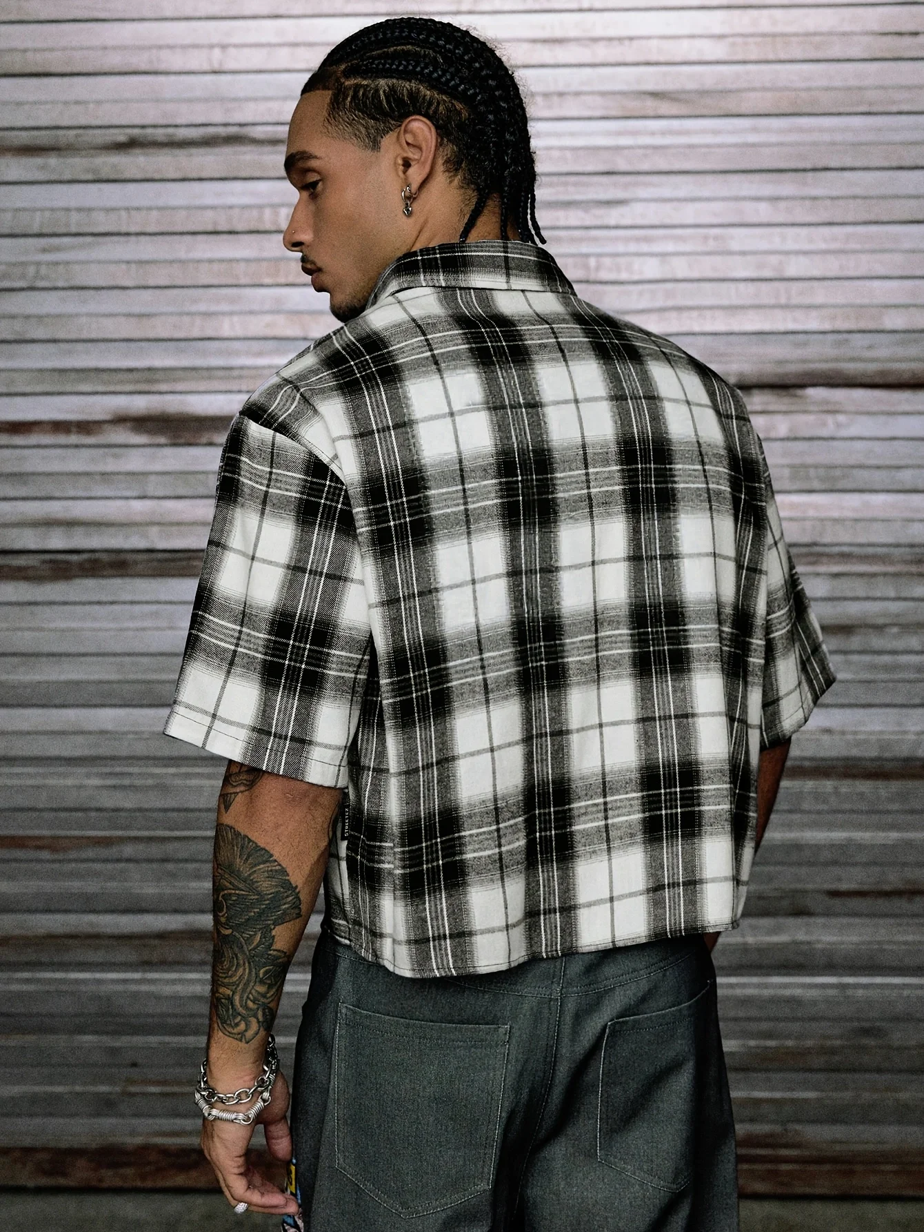 Mens Oversized Checkered Short Sleeve Shirts, Classic Black White Grid Plaid Lapel Casual Button Up Shirt Hip Hop Vintage Daily