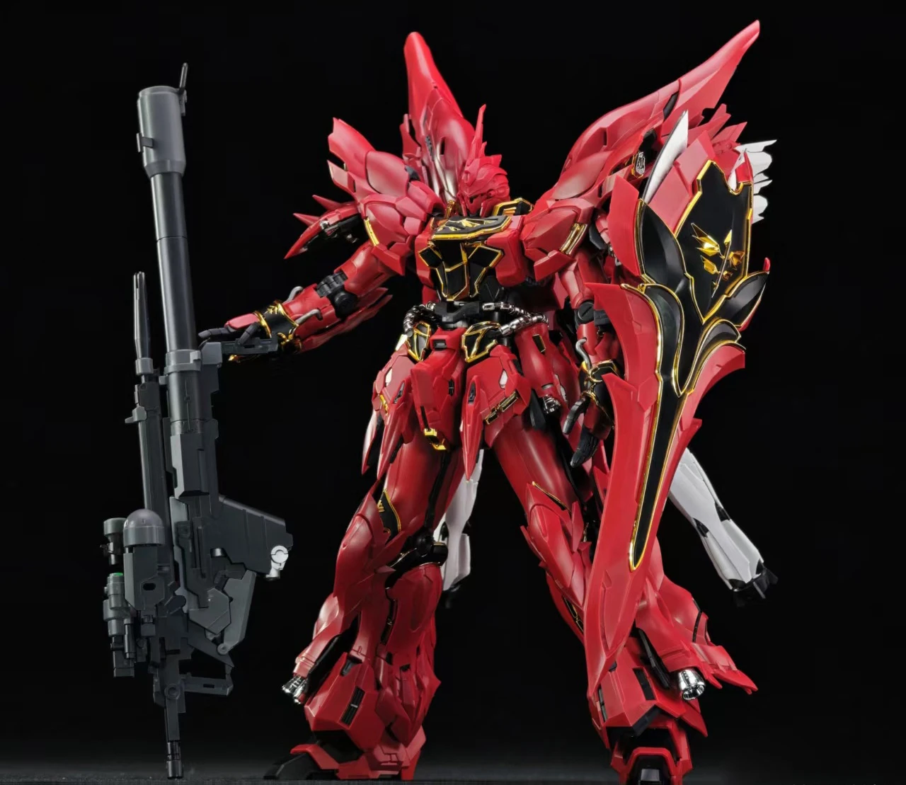 1/100 シナンジュ 塗装済み完成品 彗星テクノロジー 白狼三倍速 1/100 シナンジュ 全塗装済み完成品 彗星テクノロジー1/100 白狼三倍速