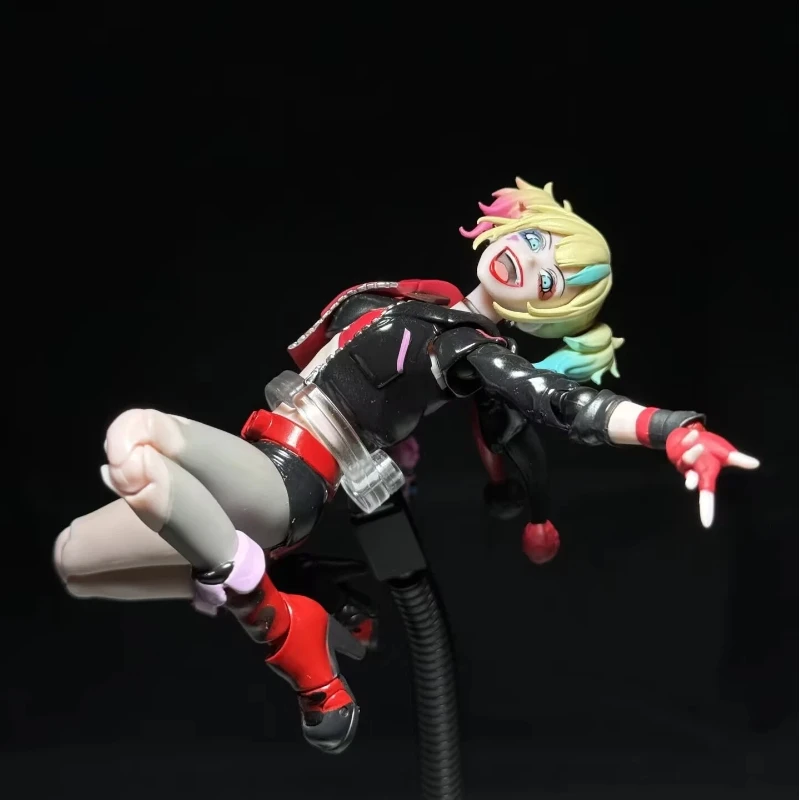 Figura de Acción Articulada Harley Quinn de Kaiyodo Revoltech Amazing Yamaguchi, Escuadrón Suicida de DC, Modelo Coleccionable Isekai