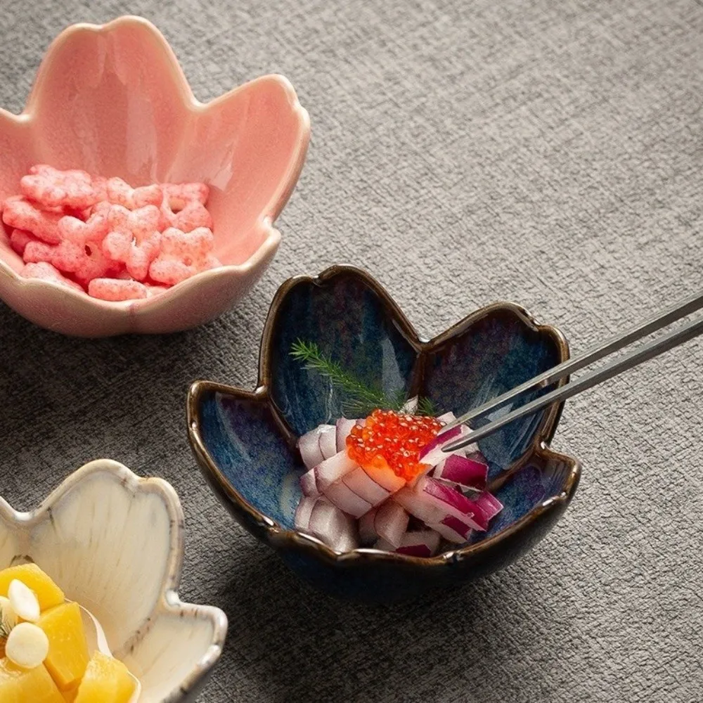 Multifunctional Retro Ceramic Dipping Dish Mini Exquisite Hot Pot Dipping Sauce Dish Cute Decorative Vinegar Dish Hotel