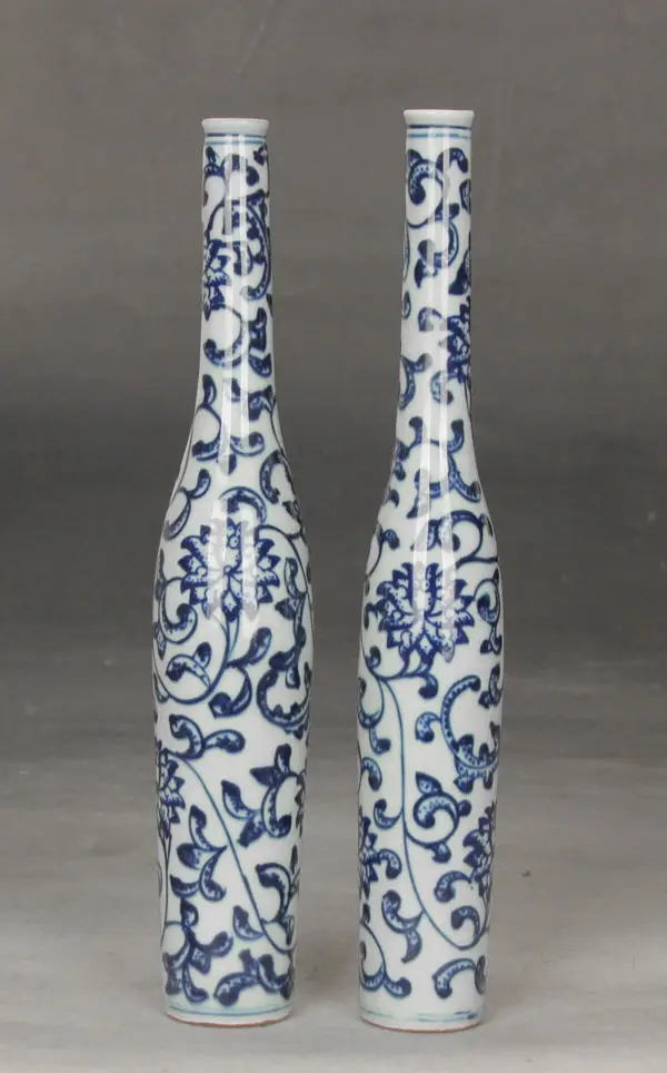 

One pair Fine Beautiful Chinese Blue and white porcelain vase painting flowers