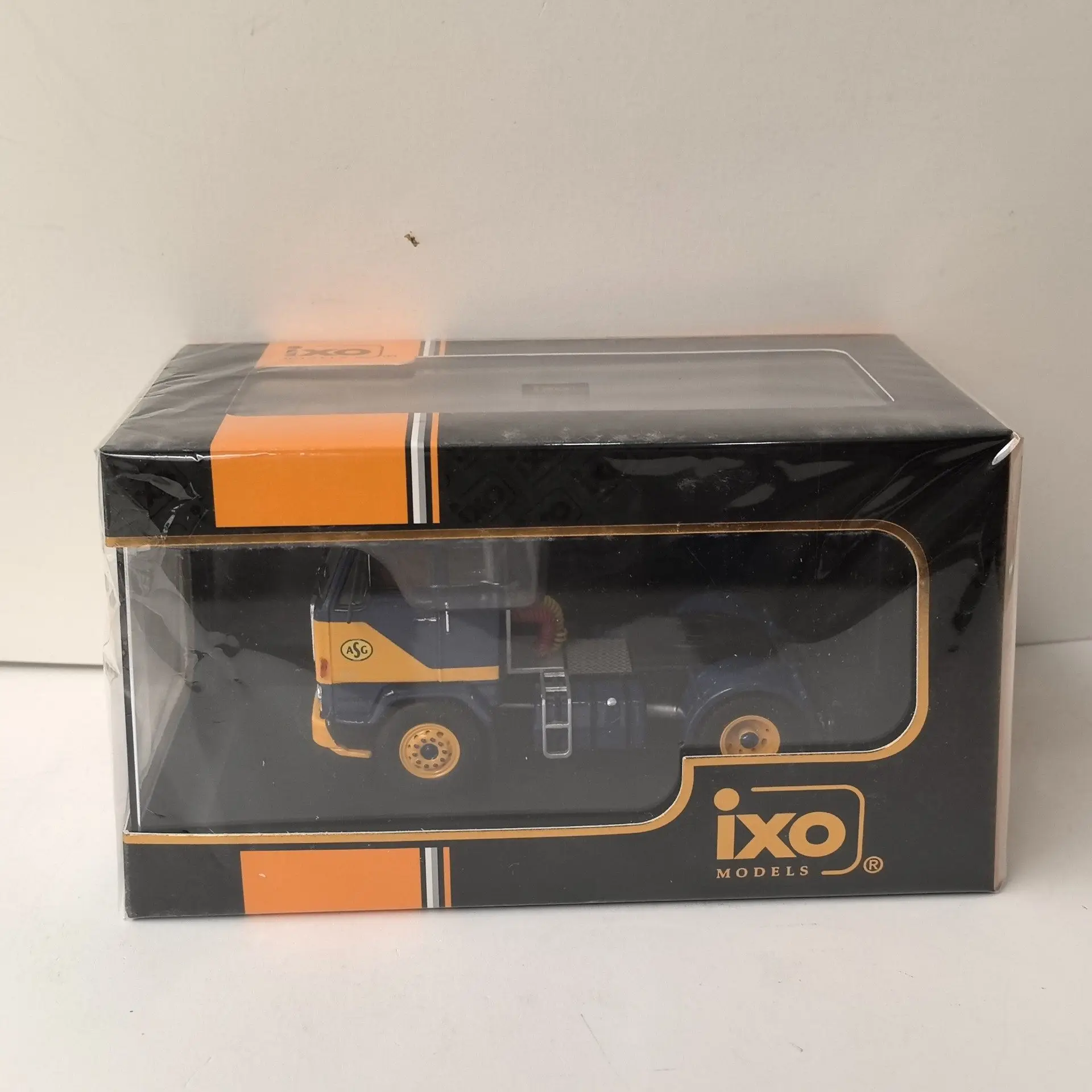 Diecast IXO 1:43 Escala Volvo F88 1971 ASG Volvo Camión Tractor W8 Modelo de coche de aleación