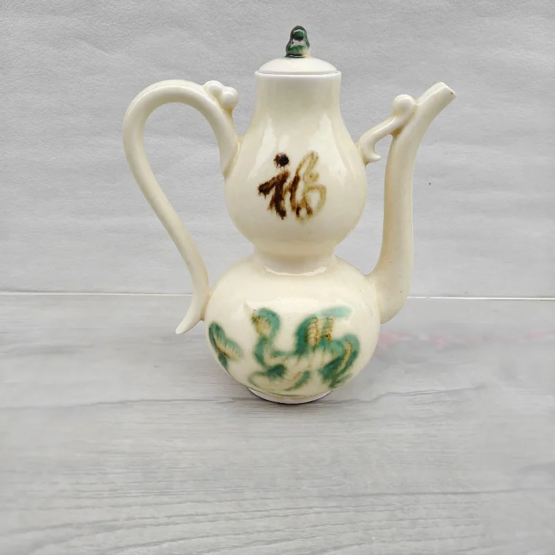 Gourd-shaped wine jug, hand-painted white glaze brown-green ceramic wine jug, Oriental home decoration crafts